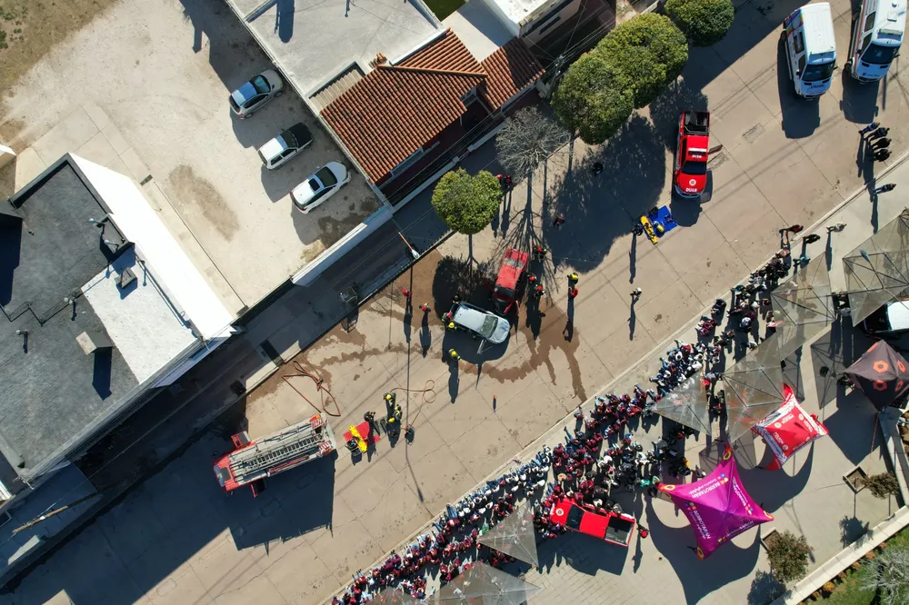 2f3f63af-e8f6-4ca2-9c98-1a38a7eaecd6