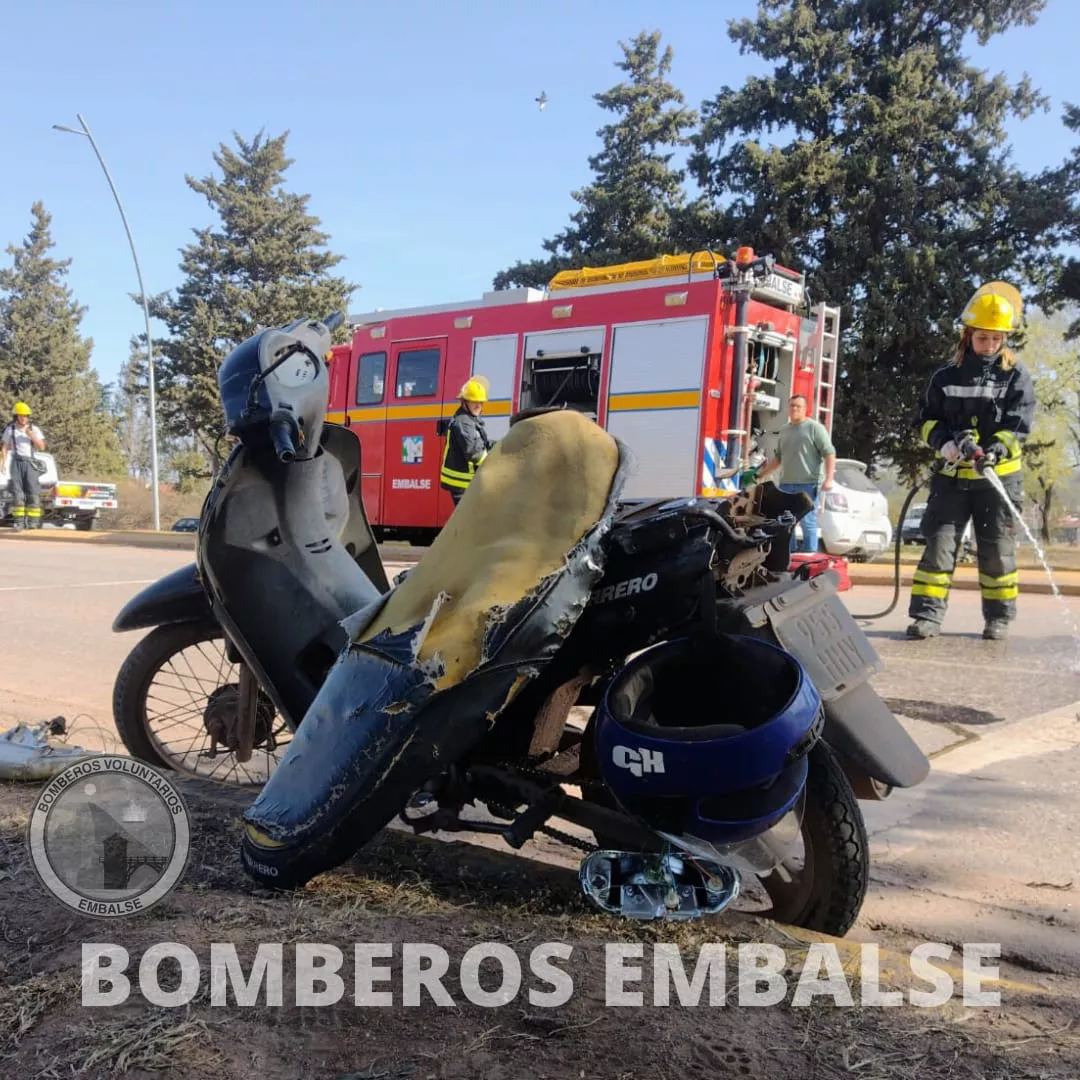 Embalse: dos personas que se trasladaban en moto resultaron heridas tras una caída 