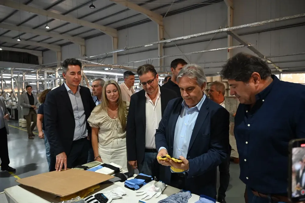 1b8a9352-8361-4b99-a6ff-9d49e4eb56e1