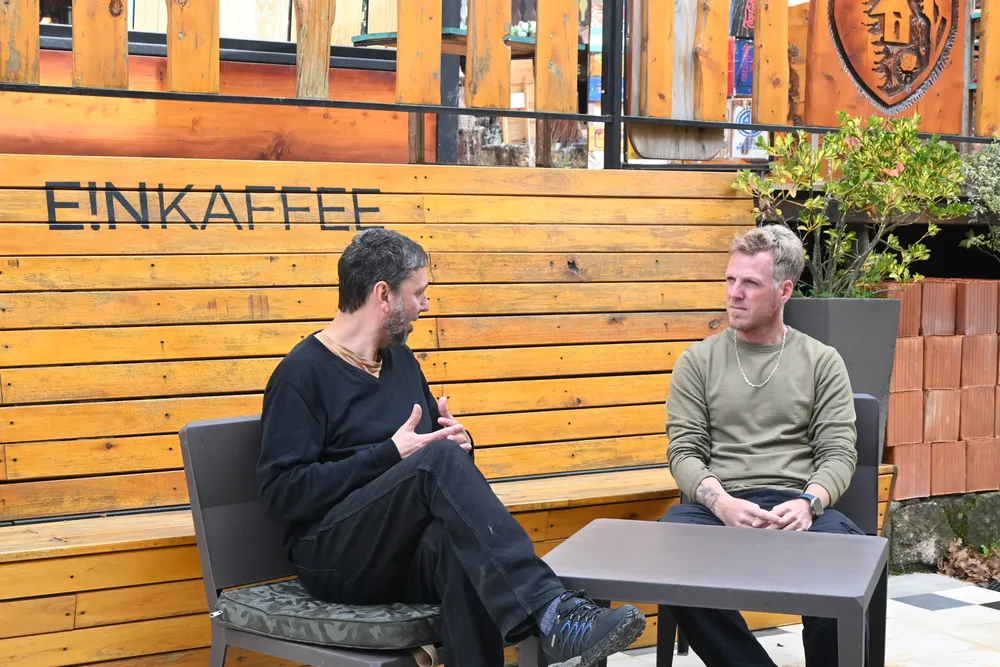 Santiago Nogueira en Ein Kaffee en La Cumbrecita