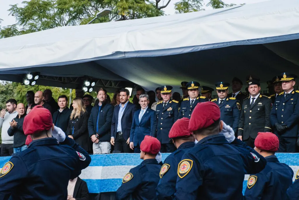 Jura-la-bandera-de-policia-de-cordoba-en-Rio-Tercero-3-1024x683