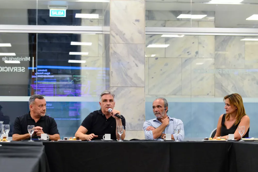 Llaryora ente metropolitano