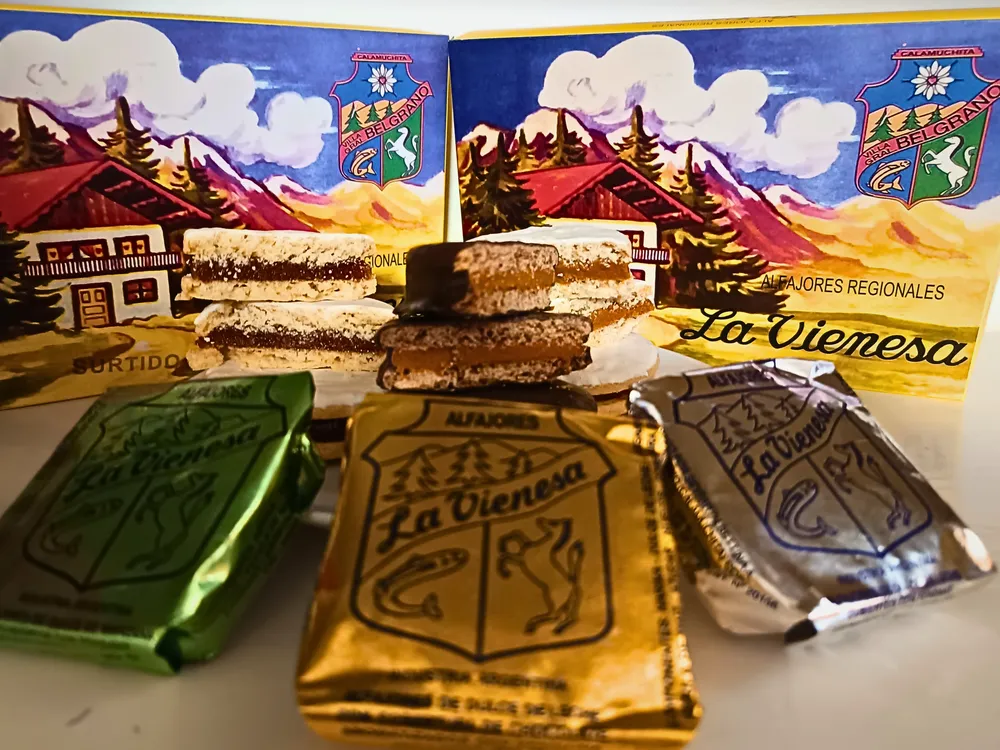 VIENESA ALFAJOR EN CAJA 02