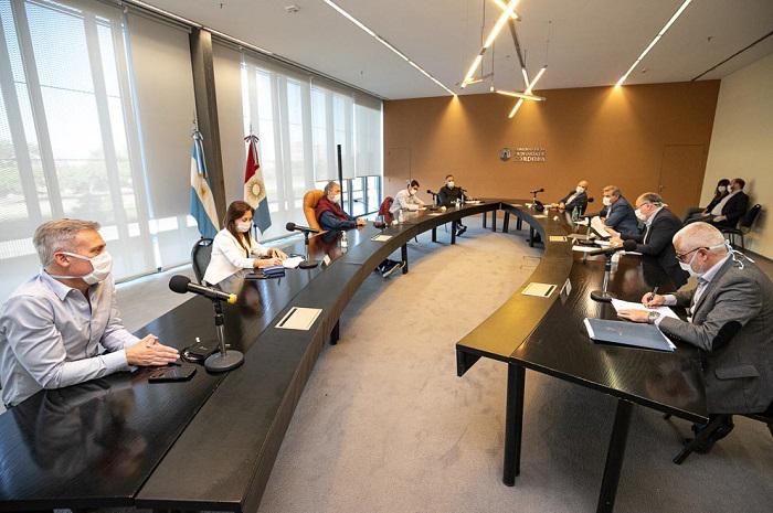 EL-GOBERNADOR-JUAN-SCHIARETTI-PARTICIPO-DEL-GABINETE-PRODUCTIVO_4277-2