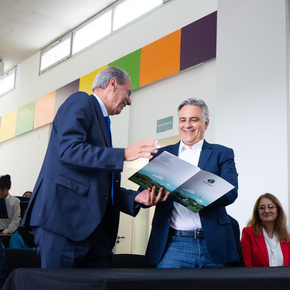 75d192c0-d699-4cfc-904e-6e6618f37bbb