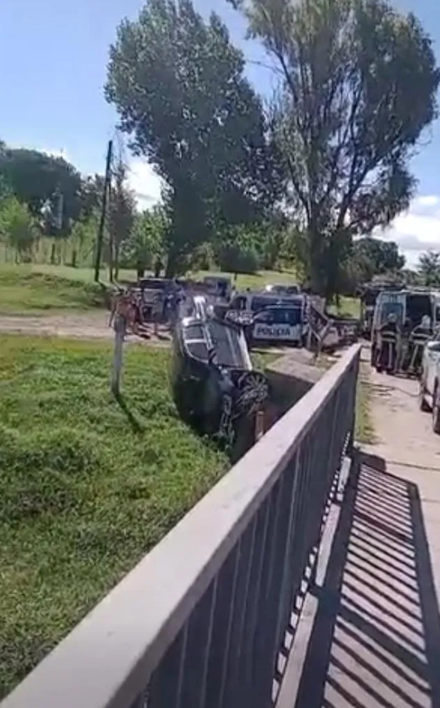 b77acc48-1a0b-4a0e-98f1-80aed1e7e4af