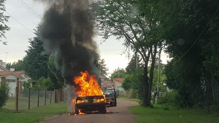 INCENDIO DE VEHICULO CORCOVADO