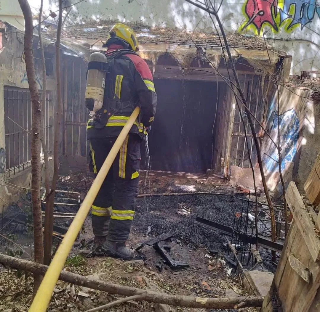 Incendio en subsuelo donde funcionaba un supermercado en Villa General Belgrano