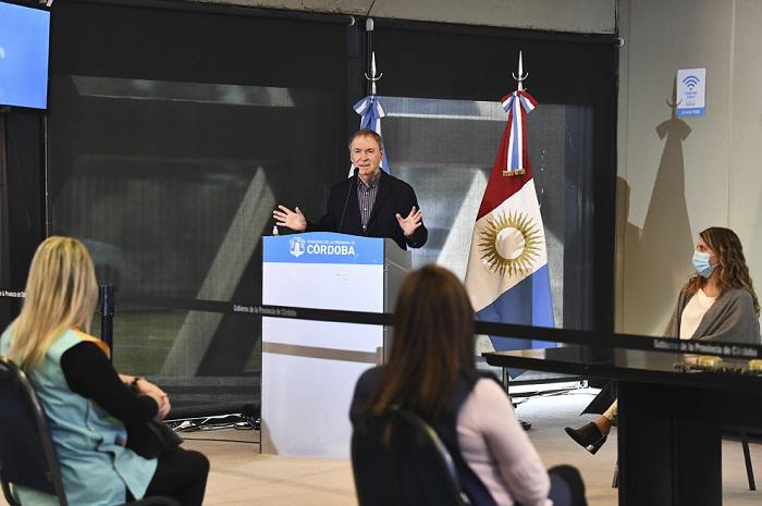 Schiaretti-preside-la-presentación-de-una-línea-de-créditos-para-jardines-maternales-2