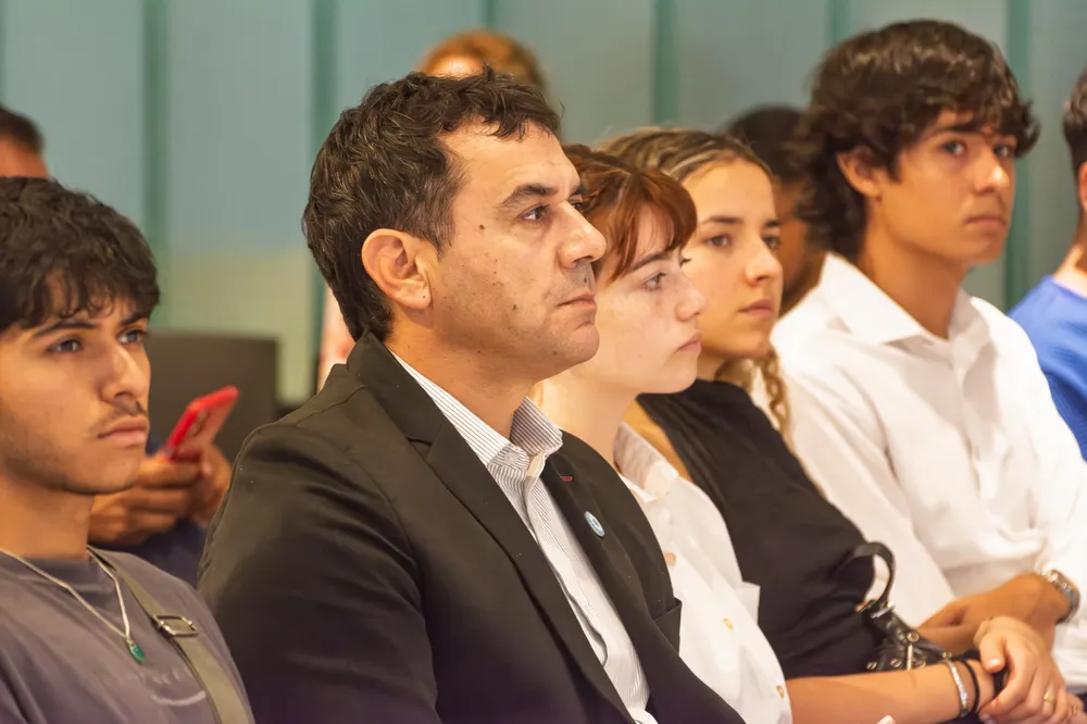 32ed1edd-4624-481e-b6c3-bcfe4e547100