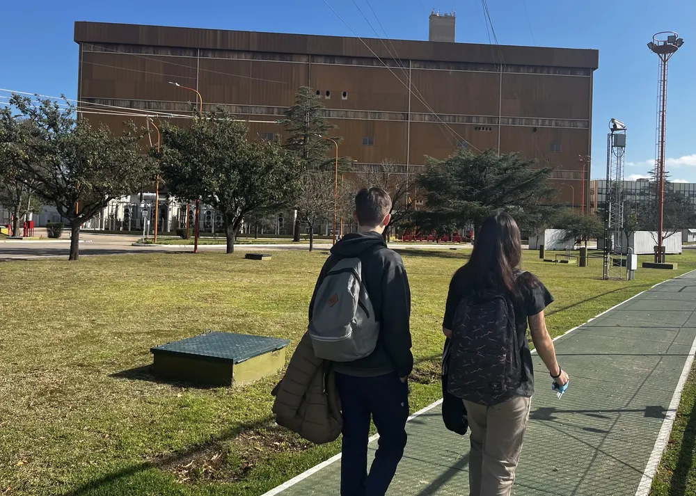 Nucleoeléctrica continúa y amplía las pasantías educativas en la Central Nuclear Embalse para escuelas técnicas de la zo