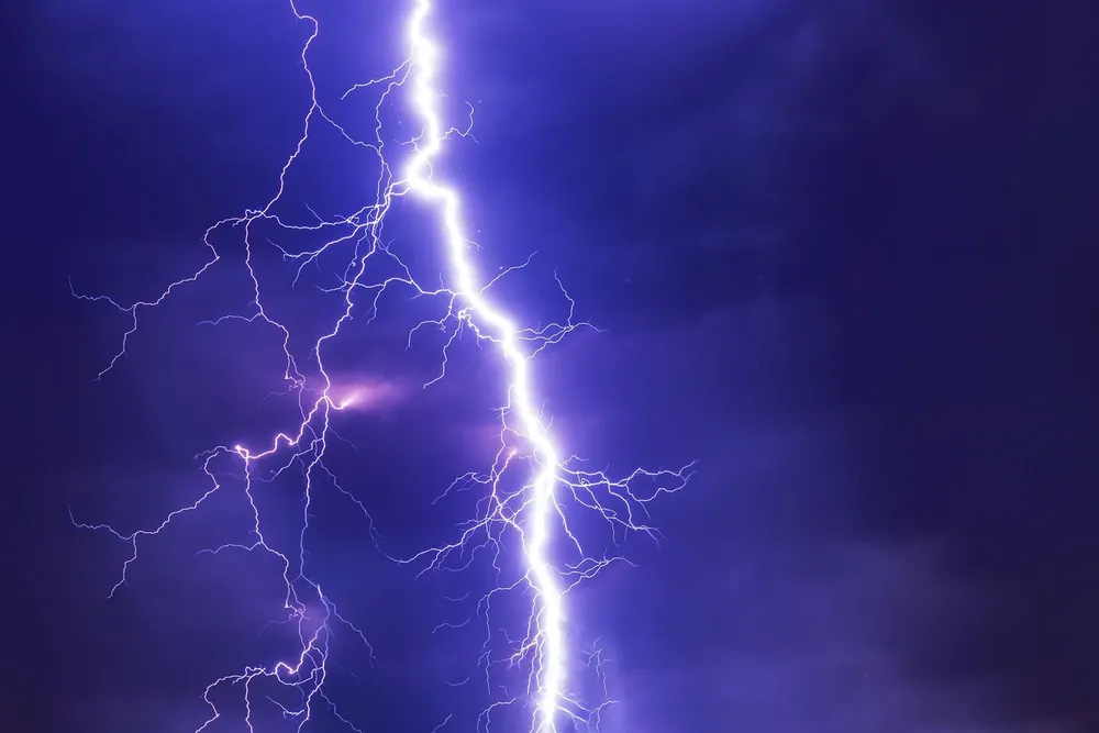 felix-mittermeier-lightning-2568381_1920