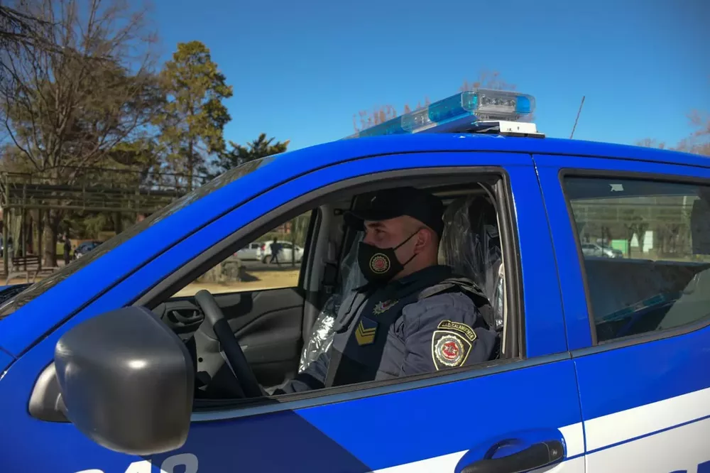 POLICIA GENERICO 01