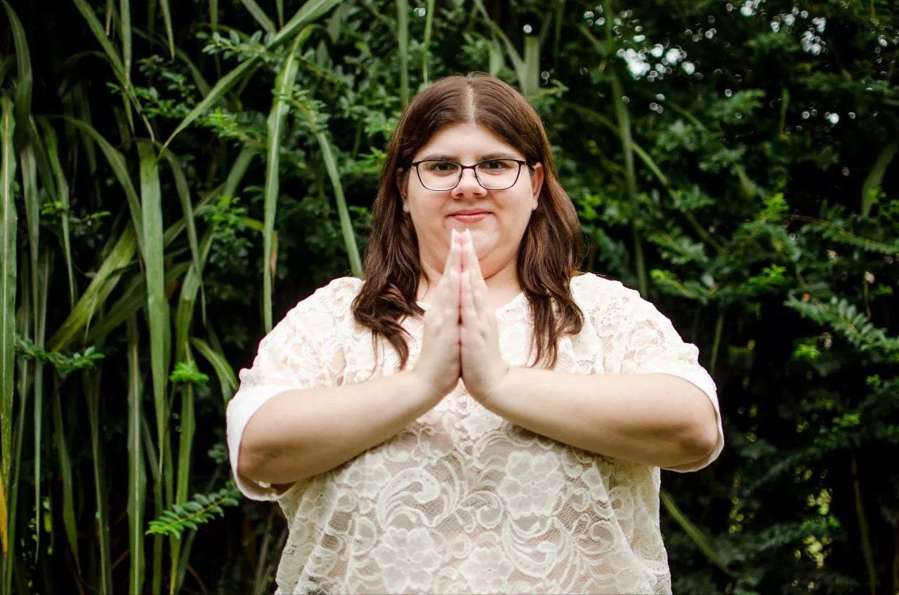 Nabila, una "esotérica" emprendedora que apuesta por la práctica del Reiki en Calamuchita