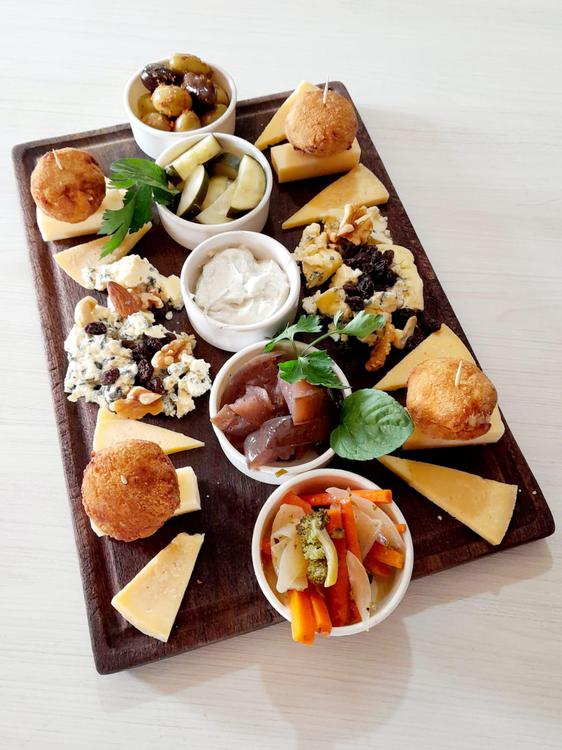 picada en cocina madre