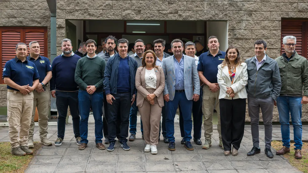 La vicegobernadora Myriam Prunotto entregó un nuevo móvil para Villa Rumipal (7)