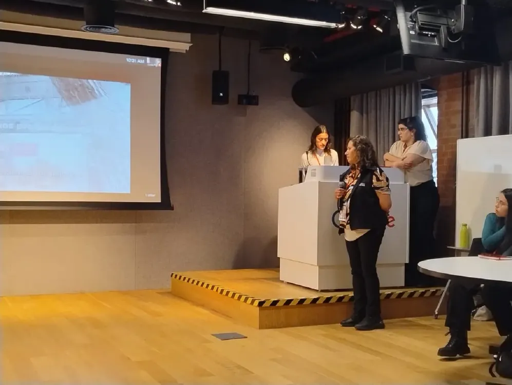 Verónica Kahn presentación del nuevo producto: Río Tercero en Línea 