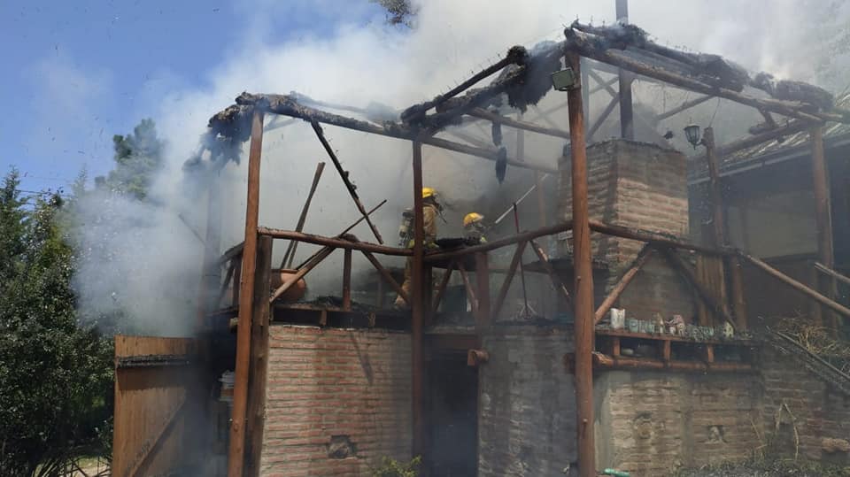INCENDIO CASA LOS REARTES 01