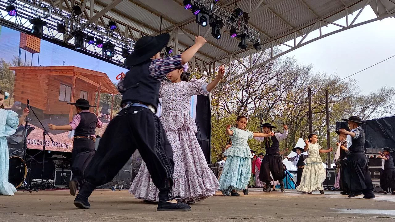 Los Reartes: pese al mal clima, una multitud disfrutó de las Fiestas Patronales