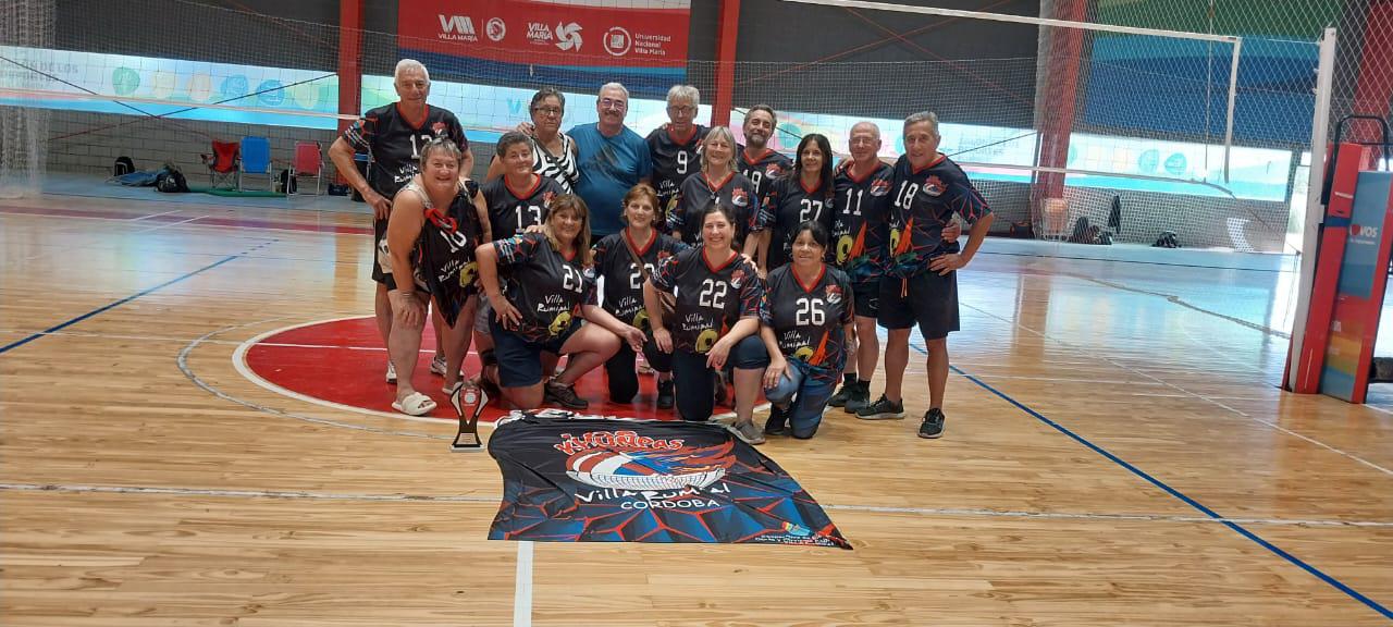 Newcom El deporte que revitaliza a los adultos mayores en Villa Rumipal (1)