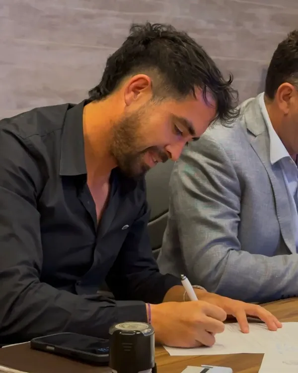 f4f4cd9e-0403-4ef3-80da-2eb6bf218b94