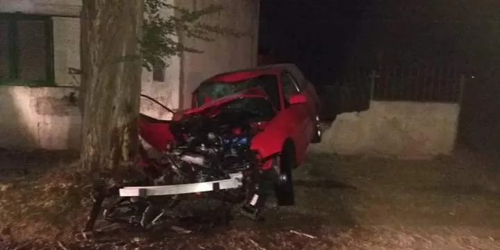 Villa General Belgrano: un automóvil impactó contra una casa 