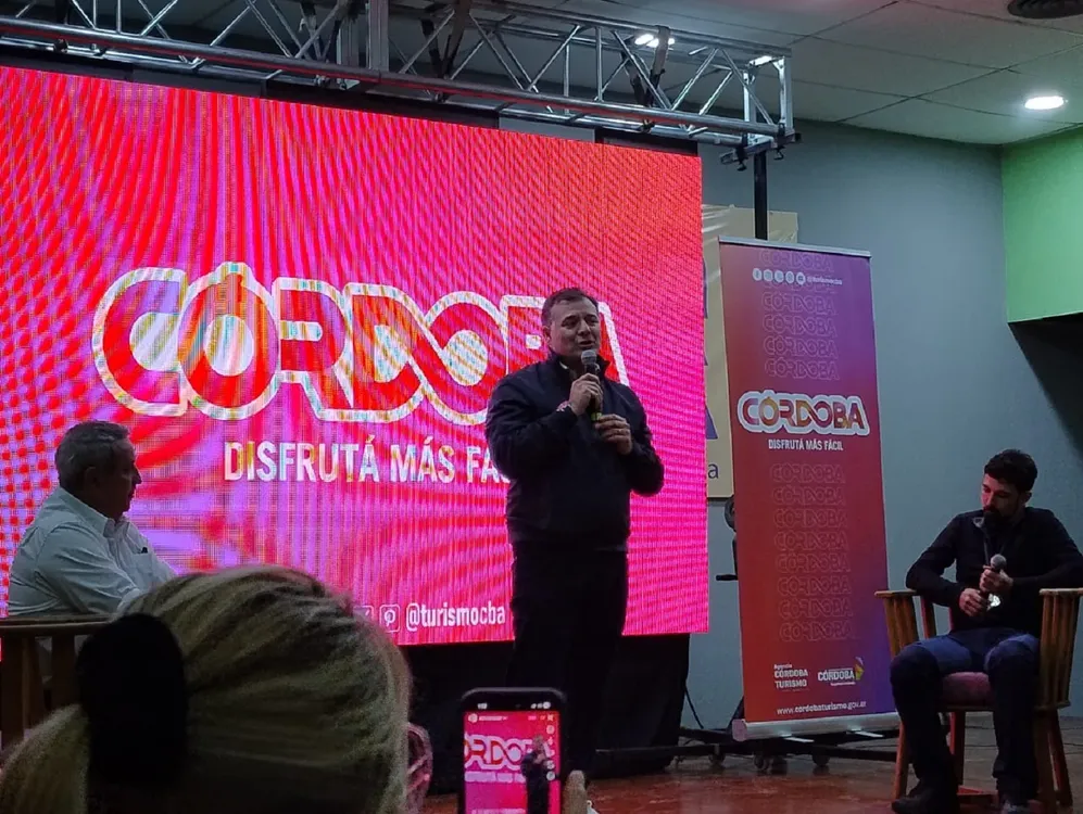 lanzamiento mes del senderismo 2024 calamuchita