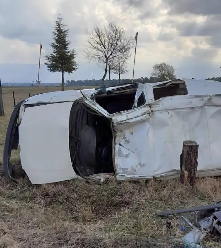 Villa Yacanto: una camioneta volcó sobre la ruta s228
