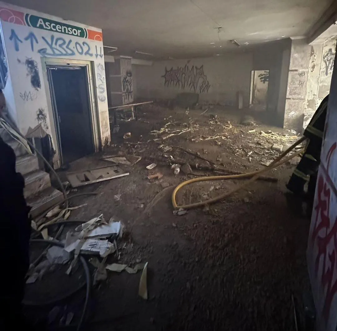 Incendio en subsuelo donde funcionaba un supermercado en Villa General Belgrano